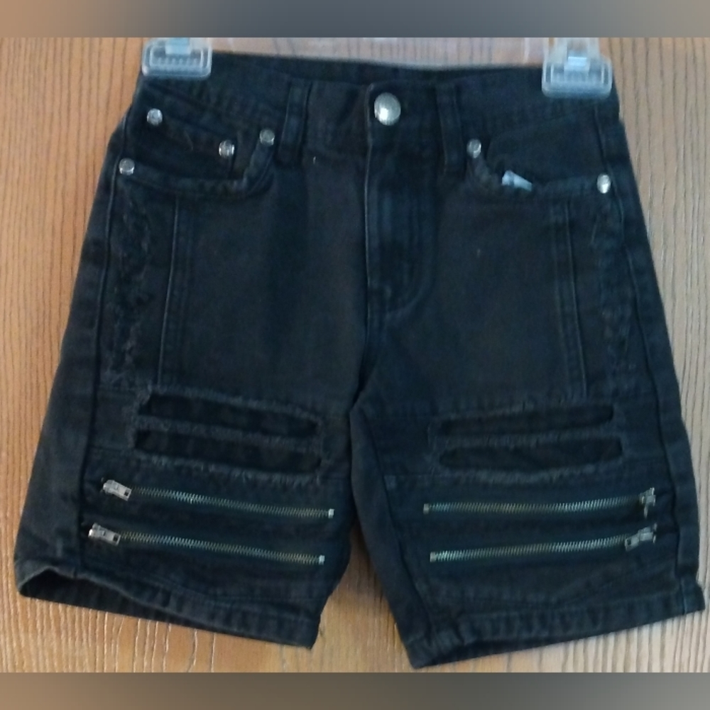 LR Scoop Distressed jean shorts size 10.     14-021